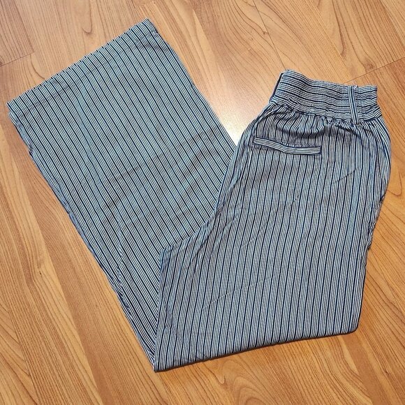 A New Day Striped Wide Leg Pants || EUC || Med - Picture 9 of 14